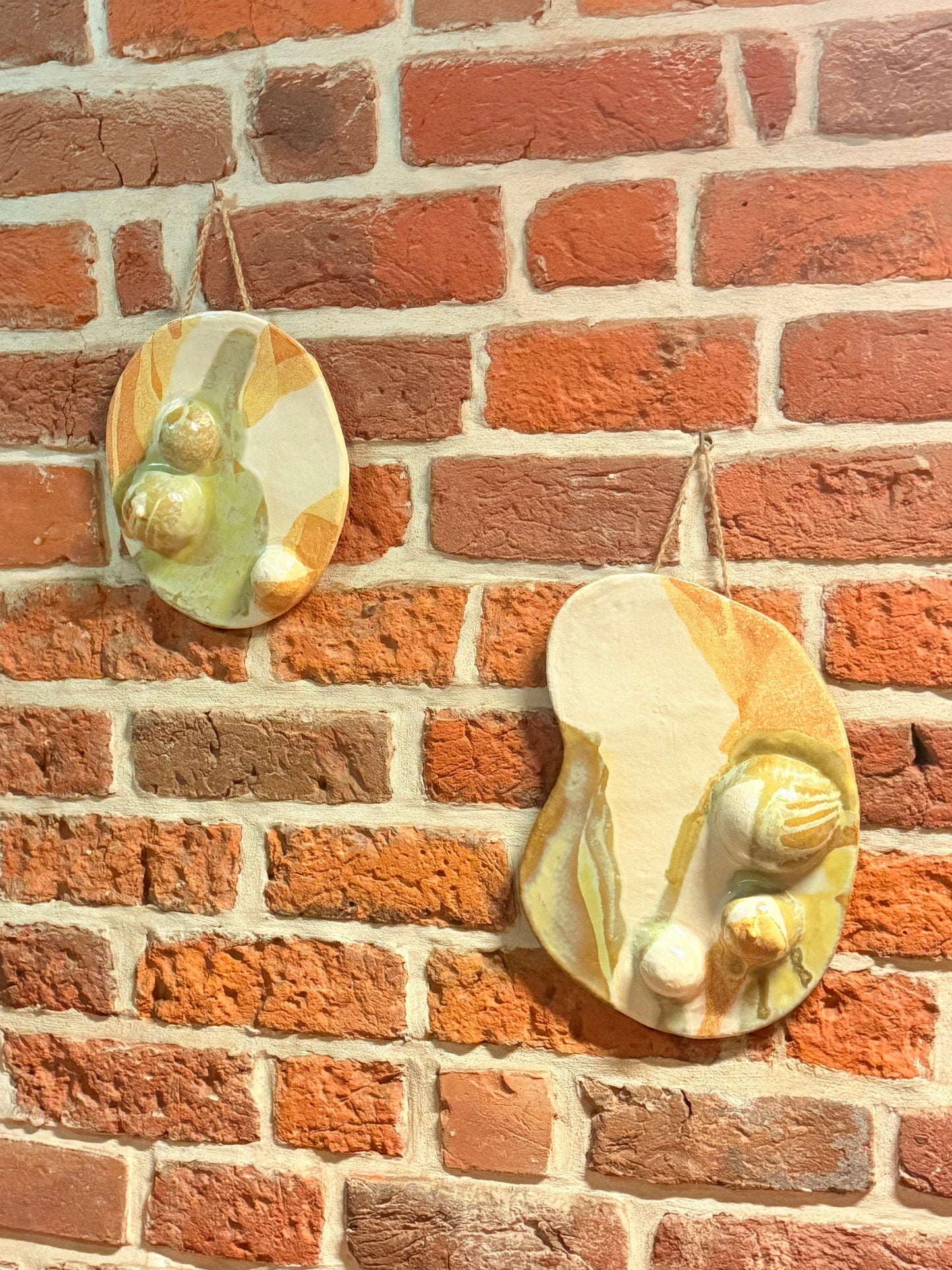 Patery wiszące płaskie z piersiami